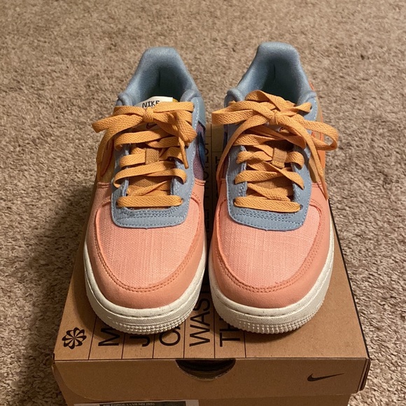 NWT Nike Air Force 1 LV8 - Picture 3 of 7